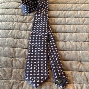 Michael Kors Navy and Pink Geometric Tie - Fashion at its finest! NWT